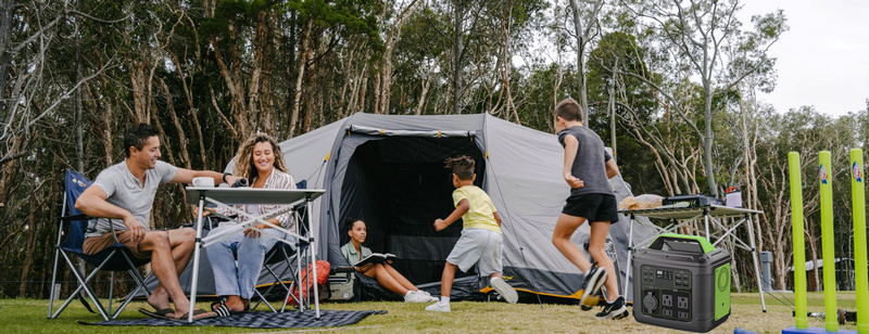 Estación de energía portátil para acampar y salir en familia
